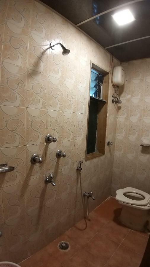 Hotel Saim Palace Bombaj Zewnętrze zdjęcie
